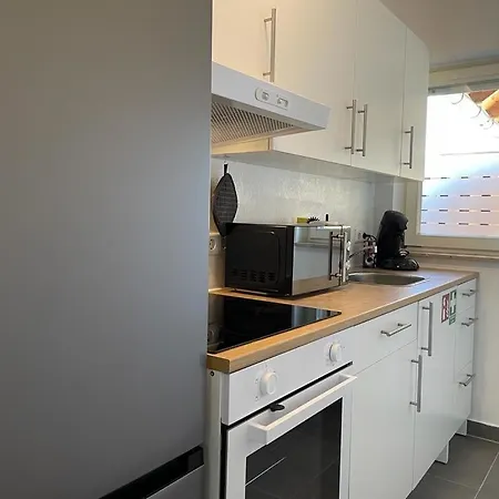 4 Apartment *